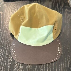 Lululemon crushable run hat NWT